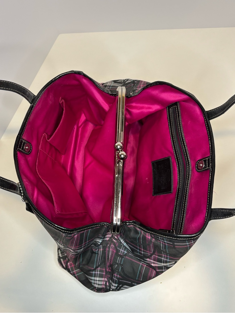 Coach Poppy Berry Plaid Signature C Canvas Kiss Lock Satchel. - Picture 4 of 11